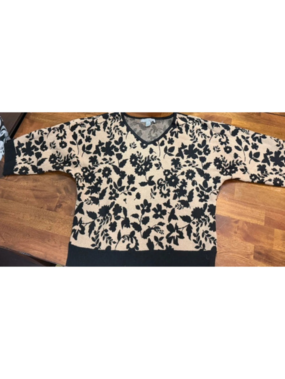 By Design Men's XL Beige and Black Floral V-Neck Sweater with Ribbed Trim